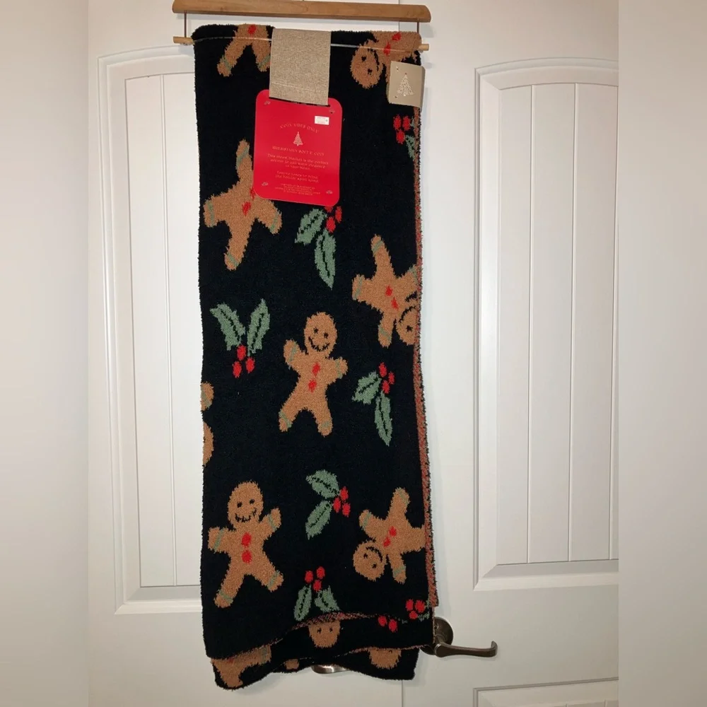 NWT Christmas Holiday Gingerbread Man Cookie Soft Throw Blanket